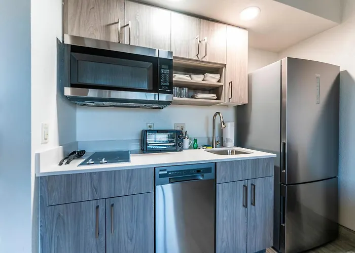 Metro Extended - Corner Apartment *